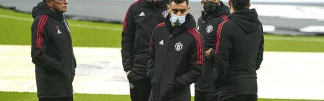 开云app下载-朗尼克：球员没相互埋怨 失误+体能+态度决定结果