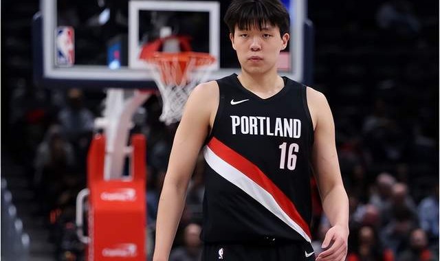 开云app下载-开拓者不敌马刺凸显一点：斯普利特下课之日，才是杨瀚森出头之时