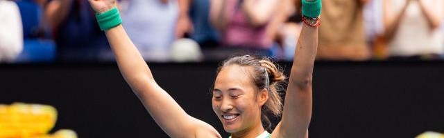 开云app下载-李娜教导郑钦文：“简单点就好，不用想太多”