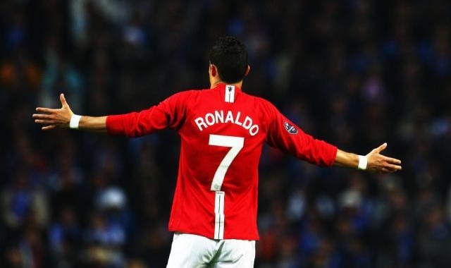 开云app下载-C罗重回曼联立马穿7号？穿7号难度大 他或许穿28号