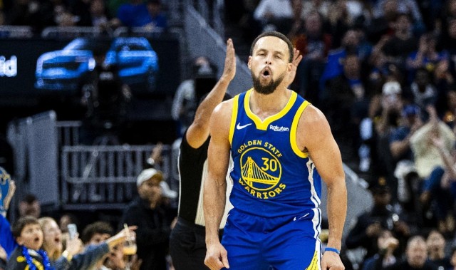 开云app下载-2连败！勇士力克东部第2，格林一级恶意，穆迪7记三分 库里轰27+7