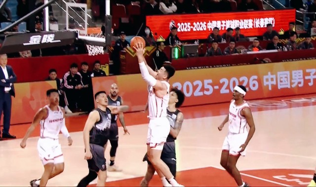 开云平台登录-惨败25分！国产双子星爆发，CBA劲旅豪取7连胜，郭士强深感欣慰！